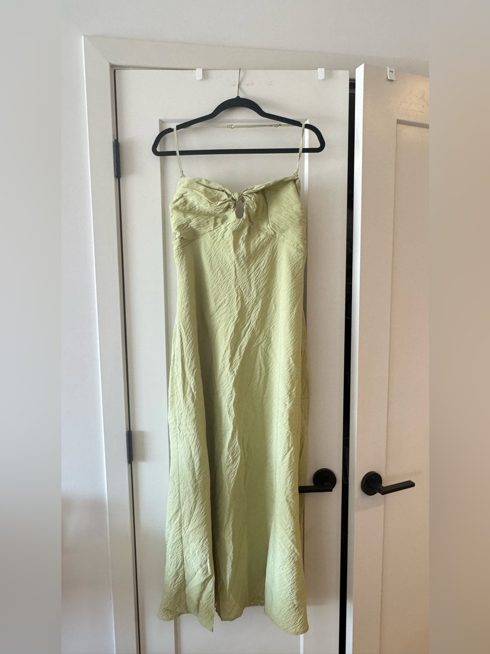 Abercrombie & Fitch Strapless Twist Front Maxi Dress